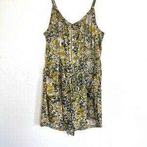 ⭐️ 3/$25 Women's Green Shorts Romper